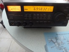 RECEPTEUR  RADIO  YAESU