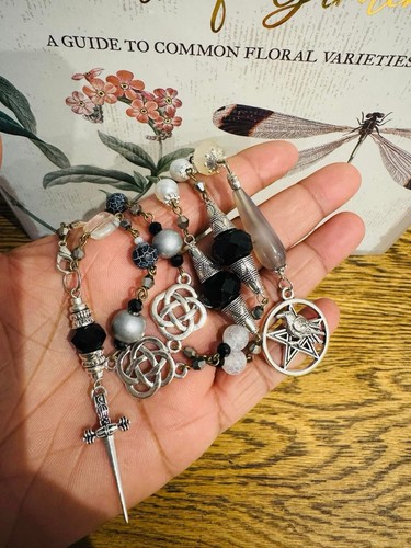 Hecate dark moon chapelet - hecate,