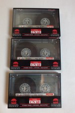3  Anciennes Vintage CASSETTES