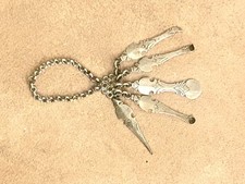 RARE Ancienne châtelaine tibétaine 19ème en Argent avec son kit de toilette