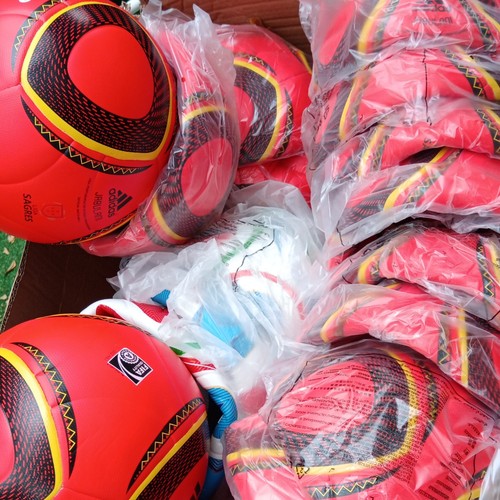 Ballon football rouge - de,