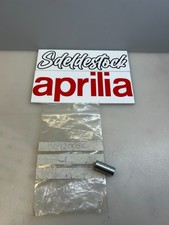 1 entretoise aprilia AP8120086