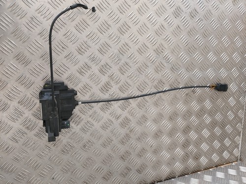 Serrure fermeture porte avant