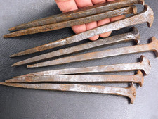 Lot de 8 anciens grands clous