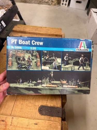 Maquette equipage boat crew - boat,