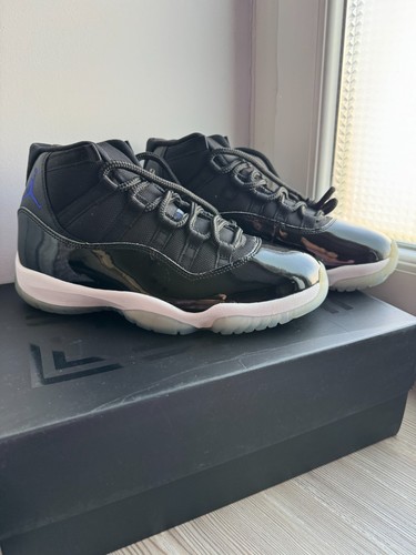 Nike air jordan - air, space