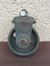 Ancienne roue de chariot / En fonte / A détourner / Déco industriel / Accessoire