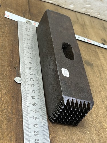 Outil ancien marteau tailleur - outil,