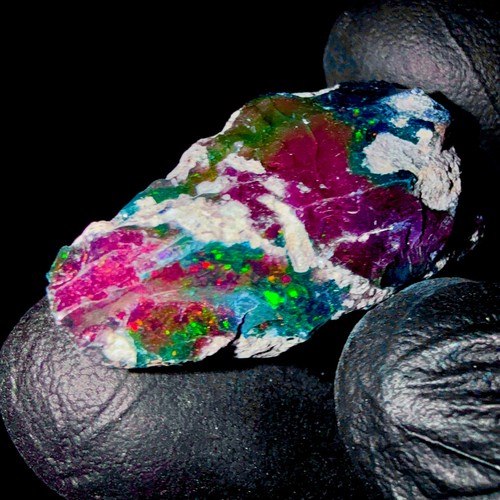 Pierre opale noire - opale, brute