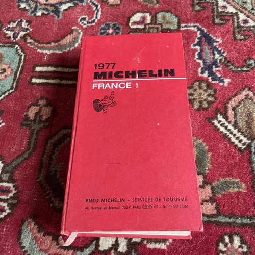 Guide michelin rouge - rouge, france
