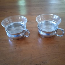 2 tasses à thé, infusion ou café gobelet en verre et support en étain brillant