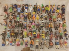 Lot de 75 personnages /
