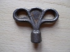 ANCIENNE CLE HORLOGE