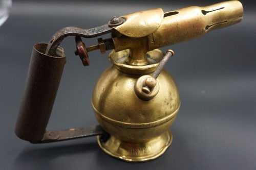 Ancienne lampe souder - À,