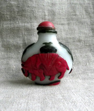 CHINE - TABATIÈRE EN VERRE