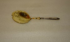 ANCIENNE PELLE A FRAISES, LE