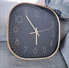 MAEL - HORLOGE MURALE CARREE