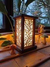 Lampe artisanale en bois •