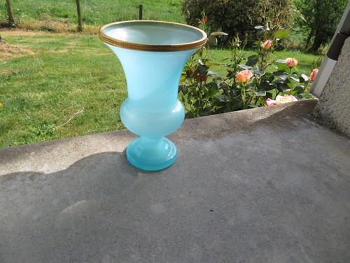 Ancien vase opaline bleu - vase, en