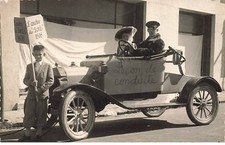 Automobile - Photo - The Ancestor of the Lords 1906 - Couple in a Car - The