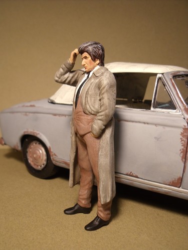 Figurine peinte columbo - peinte,