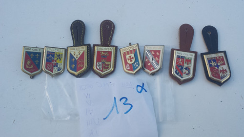 Lot insignes pucelles - lot,