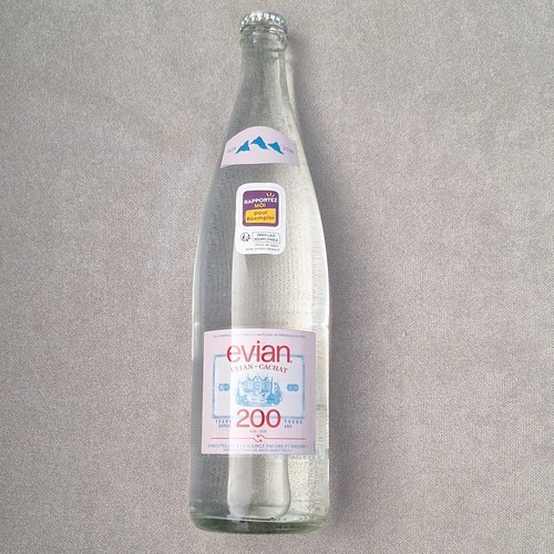 Evian bouteille eau en - d’eau,
