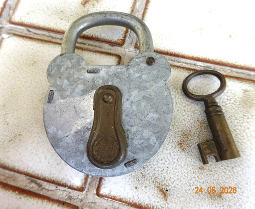 Cadenas unis oreilles - unis, à