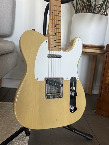 1983 japan squier fender - by,