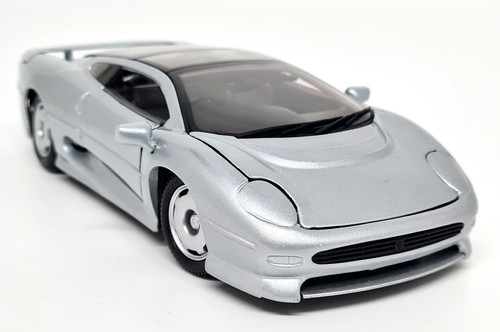 Maisto jaguar xj220 - 1/24,