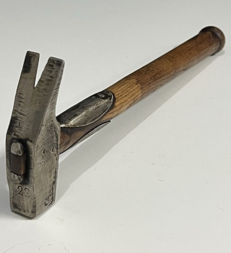 Outil ancien marteau arrache
