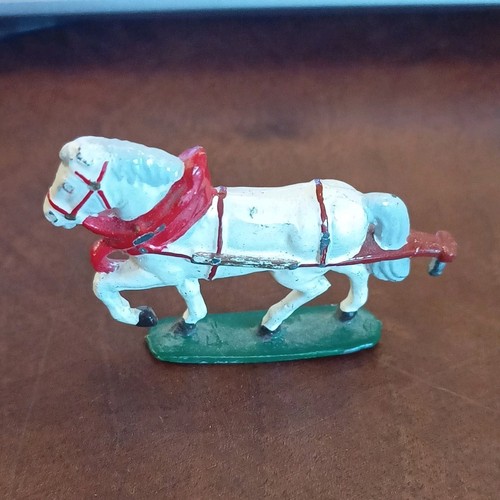 Cheval miniature peint blanc