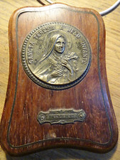 Antique souvenir of Saint Teresa of Lisieux, wooden easel, bronze medal