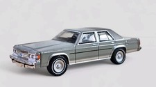 1991 FORD LTD CROWN VICTORIA Diorama Collectible DieCast Model Car 1:64 LOOSE