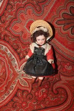 Ancienne poupée mignonnette