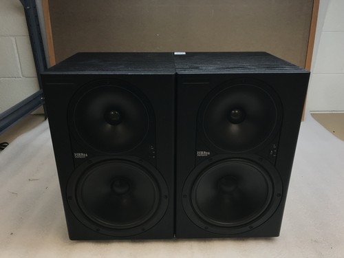 Pair mackie hr824 - of,