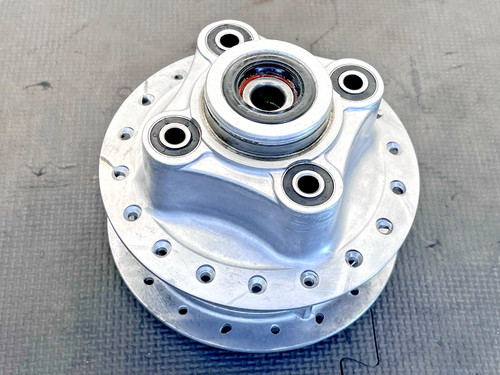 1975 honda 125 rear wheel - 125,