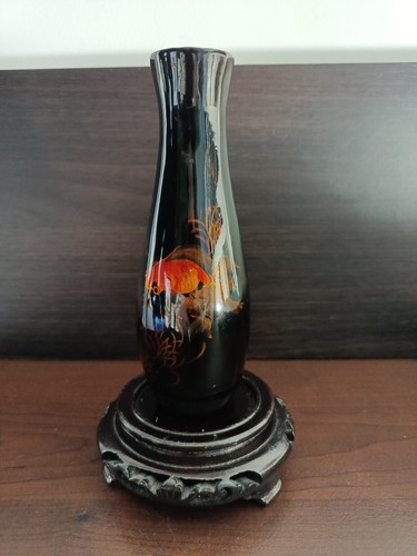 Superbe petit vase laqué