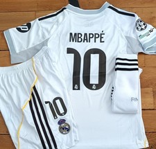 Kit football Mbappe taille 10 ans modèle blanc 2026 + patch
