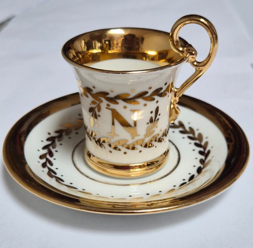 Tasse soucoupe en porcelaine - en,