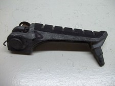 repose pied avant droit de