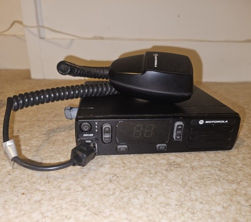 Motorola dm1400 uhf radio - motorola,