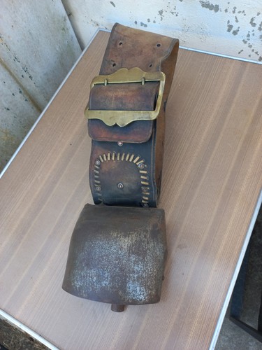 Ancienne cloche devouassoud - ancienne,