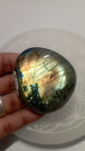 58g galet labradorite - 58g, en