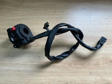 UN COMMODO COMMANDE GAUCHE