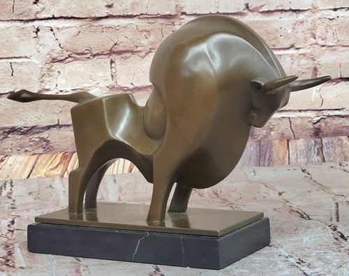 Statue taureau bronze - en,