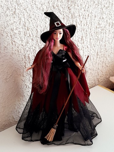 Barbie sorcière made move - barbie,