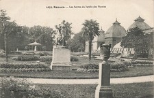 35 REINDEER GARDEN OF PLANTS