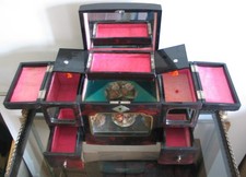 Cabinet à bijoux avec