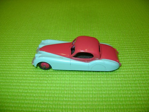 Dinky toys 157 jaguar - dinky,